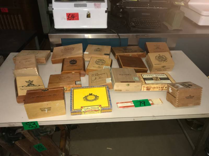 lot 79 image: Lot 18 Wooden Cigar Cases
