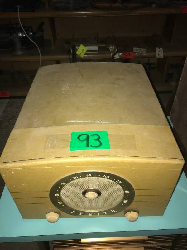 lot 93 image: Zenith Vintage Record Player speeds 16, 33,45 & 78 rpm, Cobra wRadio Model 1665