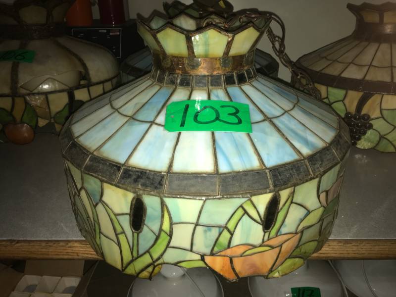 lot 103 image: Stained Glass Lamp c1970 - water lilies and cattails