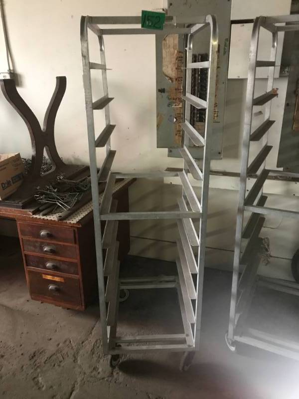 lot 152 image: Aluminum Rolling Tray Cart