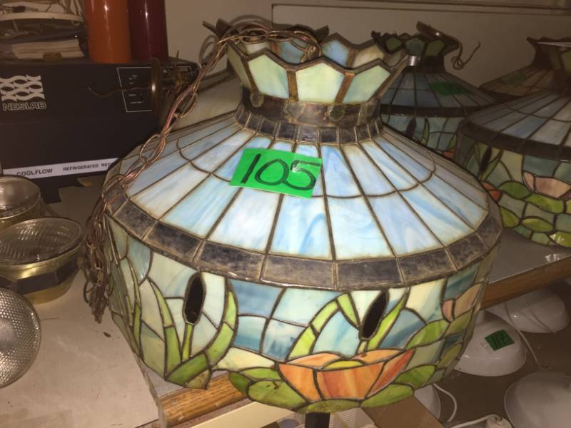 lot 105 image: Stained Glass Lamp c1970 - water lilies and cattails