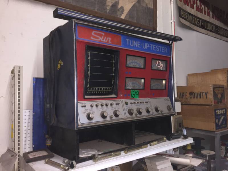 lot 139 image: Sun Tune-Up Tester