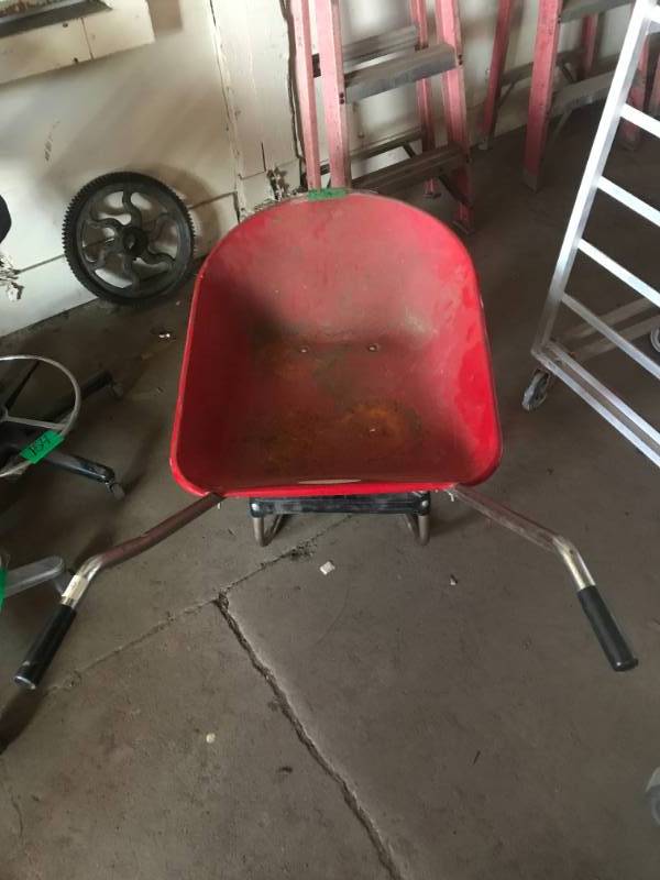 lot 153 image: TrueValue Wheelbarrow