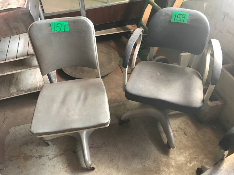 lot 159 image: Two aluminum office chairs. One General Fireproofing warms, one EMCO Mid-Century