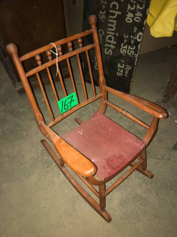lot 167 image: Antique Childs Rocker
