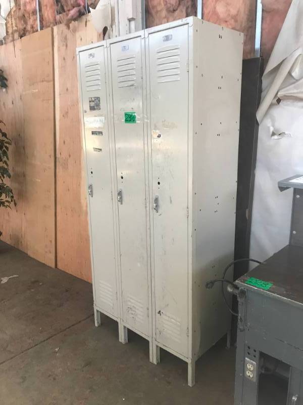 lot 232 image: Lockers