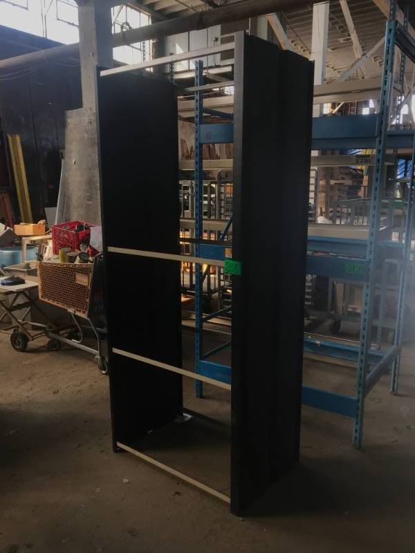 lot 208 image: Heavy duty Snap Together Shelf