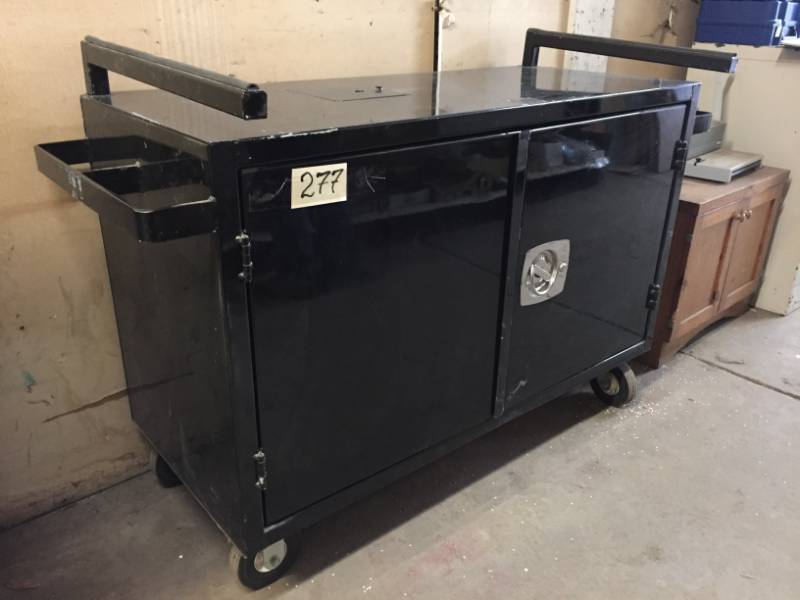 lot 277 image: Gangbox Tool Cabinet & Workbench wlock. Large Wheels wremovable arms