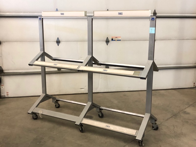 lot 9 image: Commercial Mobile Steel Display  Rack