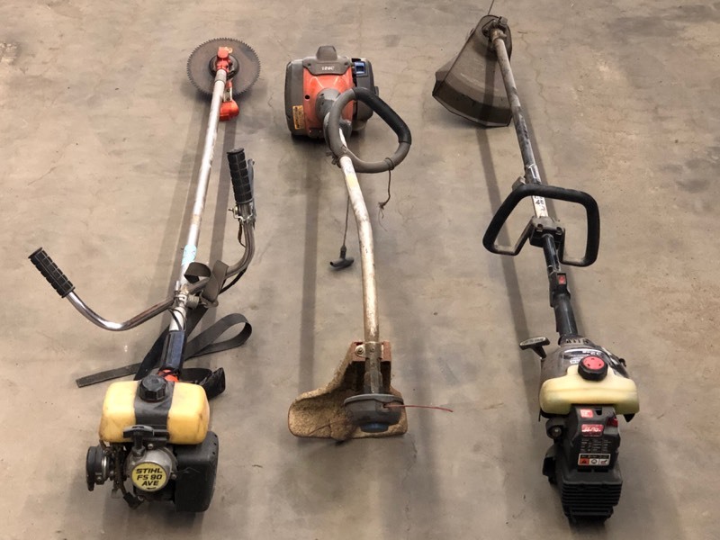 lot 24 image: (2) Grass Trimmers & (1) Brush Cutter