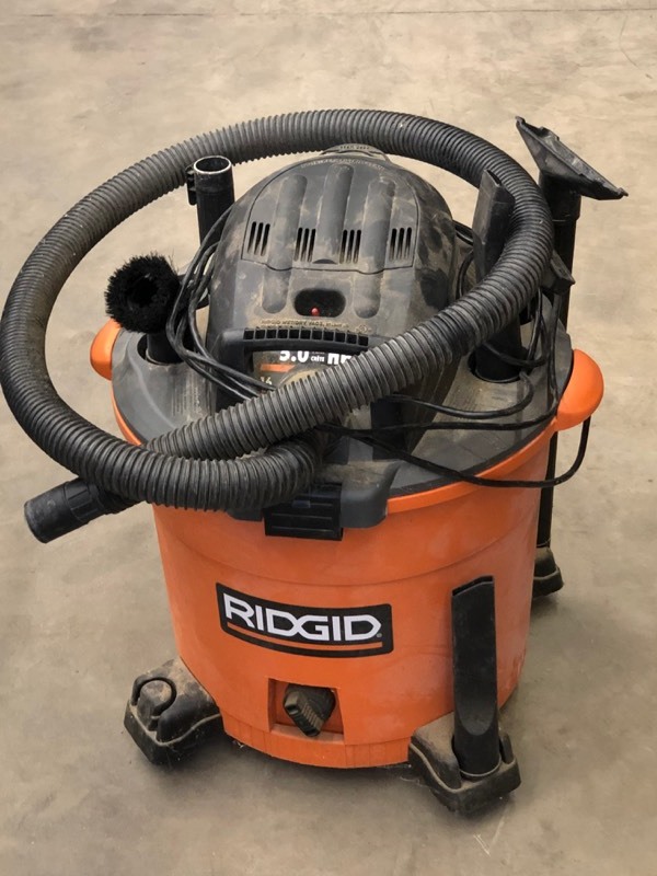 lot 25 image: Ridgid WetDry Vac
