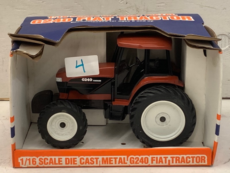lot 4 image: G240 Fiat Tractor