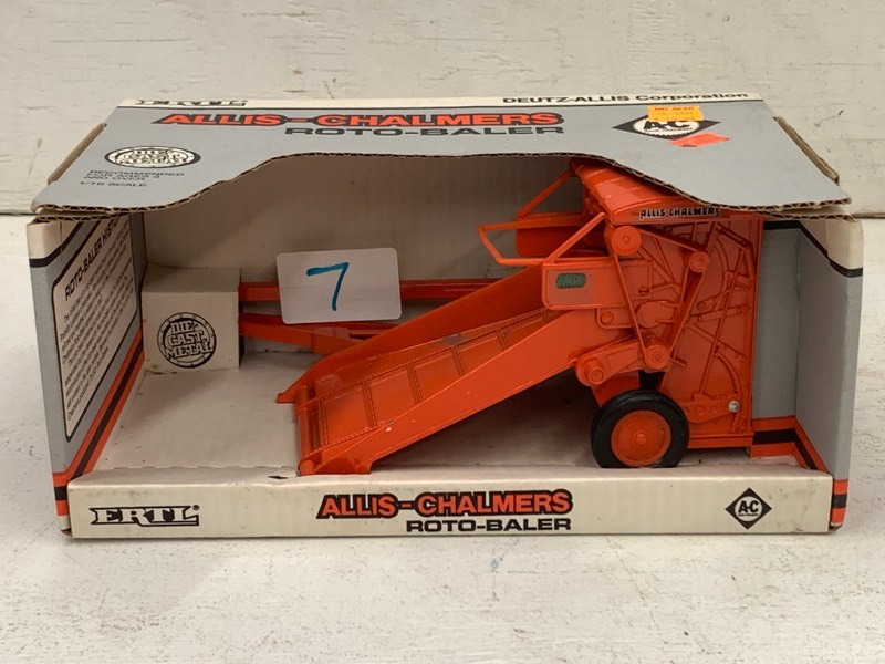 lot 7 image: Allis-Chalmers Roto-Bailer