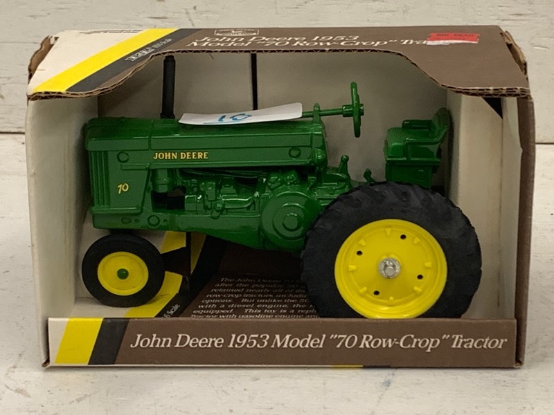 lot 18 image: John Deere 70 Row-Crop Tractor