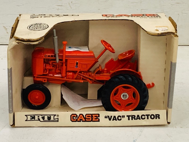 lot 21 image: Case VAC Tractor