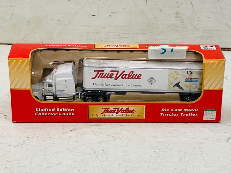 lot 37 image: Tractor Trailer Coin Bank