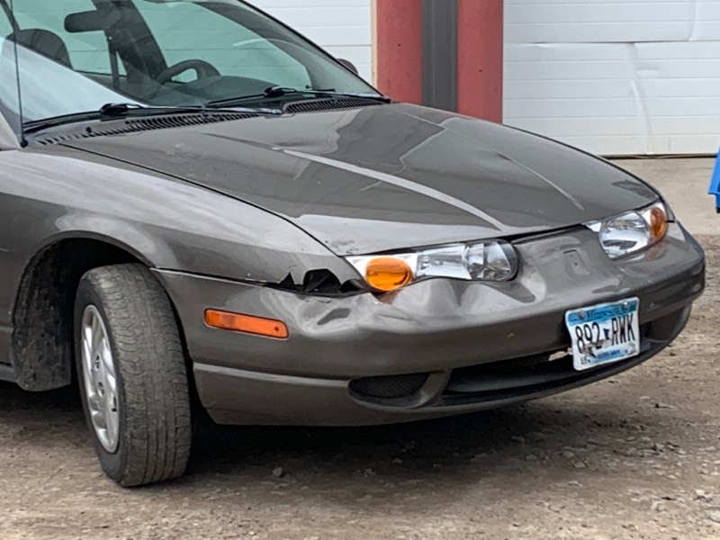 lot 2 image: 2001 Saturn SL1