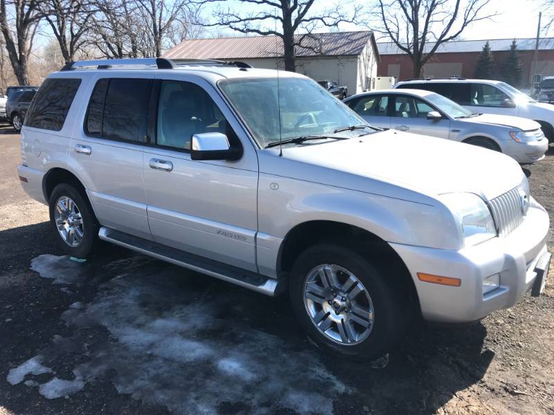 2009 Mercury Mountaineer Premium AWD V8...NO RESERVE
