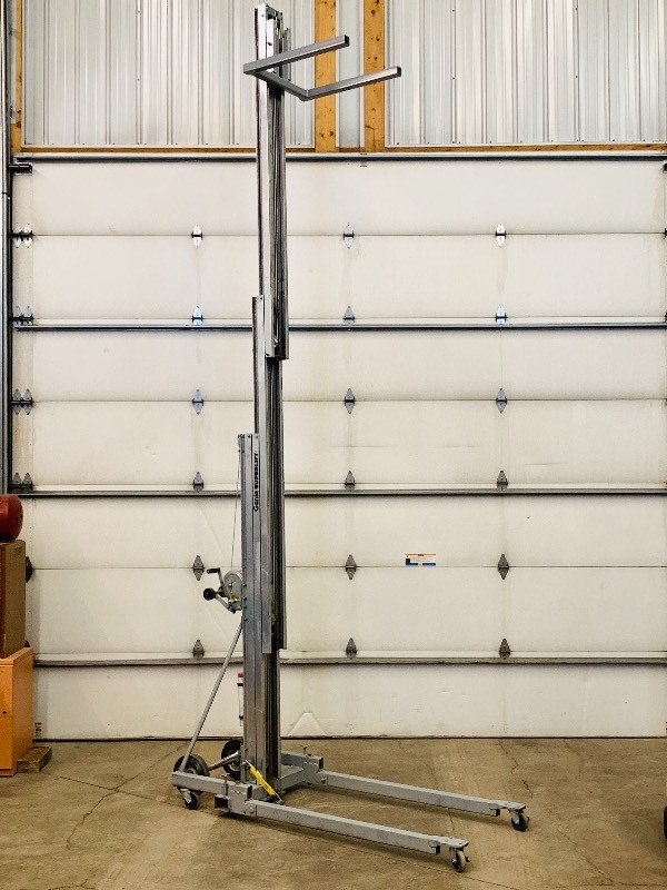Genie Material Lift SL-24