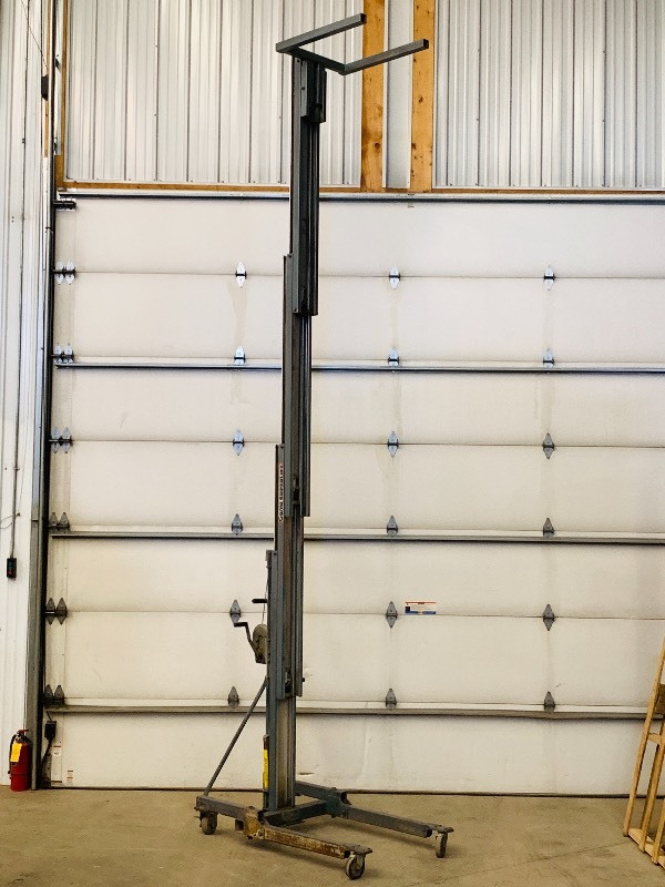 Genie Material Lift SL-16