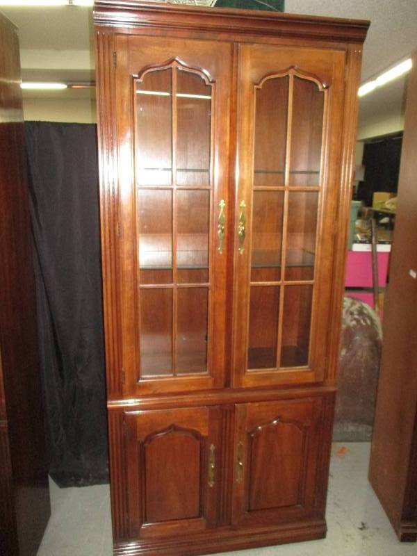 Glass Hutch shelf beautiful matches next 4 pieces to make a 5 piece wall set each piece sold separate see pictures