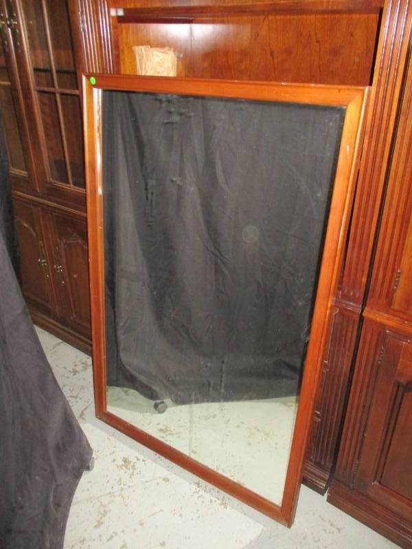 Large Mirror size is in pictures