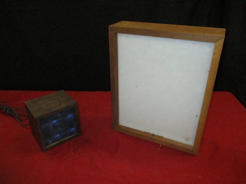Strobe light and Tracing box with light