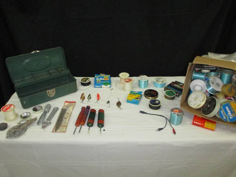 Fishing lot, lots of fish line, lures and misc fishing stuff, taCKLE BOX