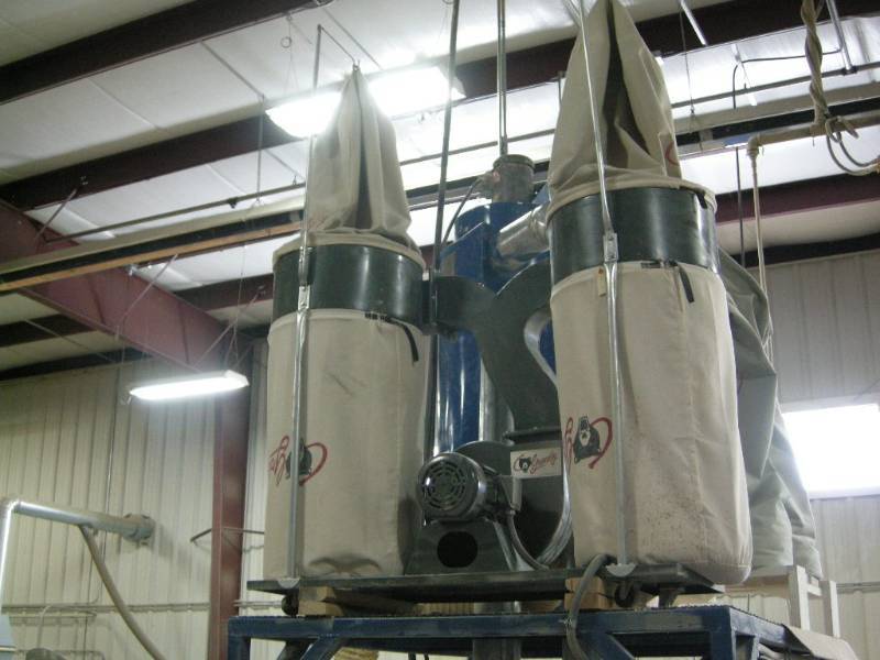 lot 3 image: Grizzly Twin Bag Dust Collector System