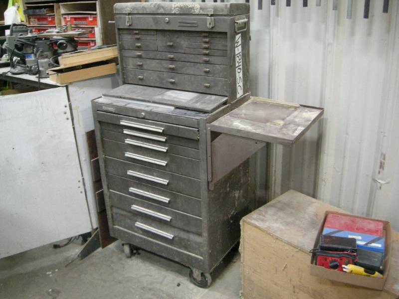 lot 22 image: Kennedy Rolling Tool Box