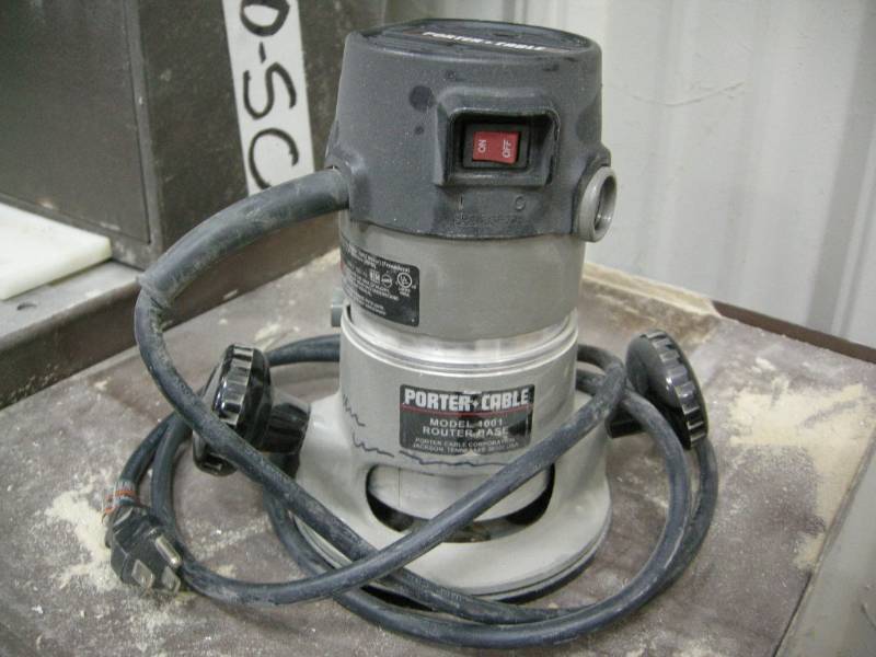 lot 26 image: Porter Cable Router - Heavy Duty