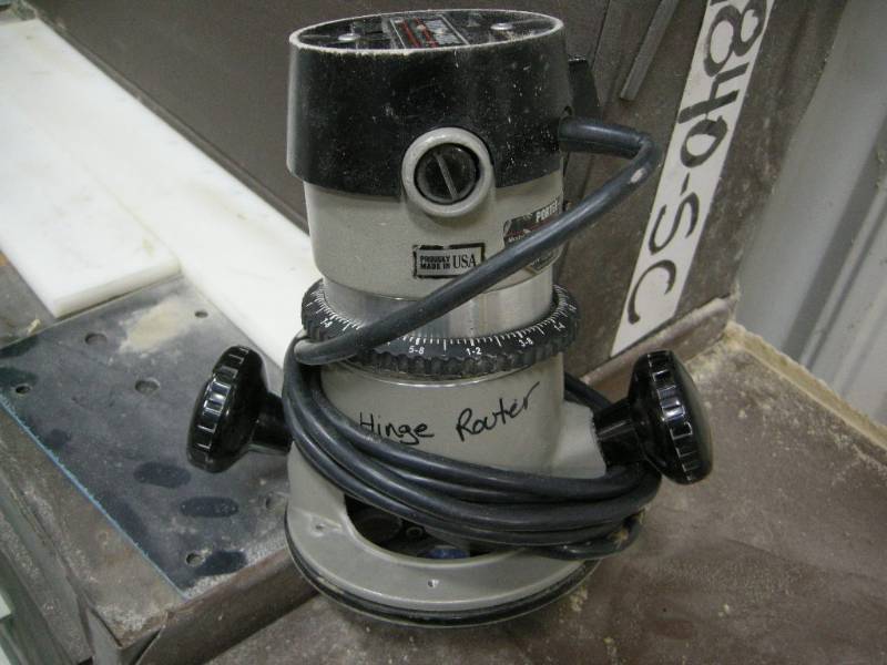 lot 31 image: Porter Cable Heavy Duty Router