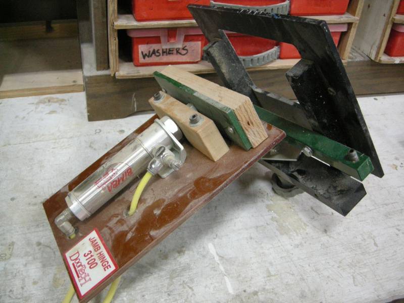 lot 41 image: Doortech 3100 Jamb Hinge Accessory
