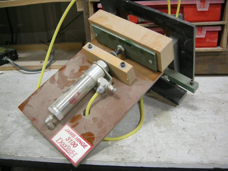 lot 43 image: Doortech 3100 Jamb Hinge Accessory