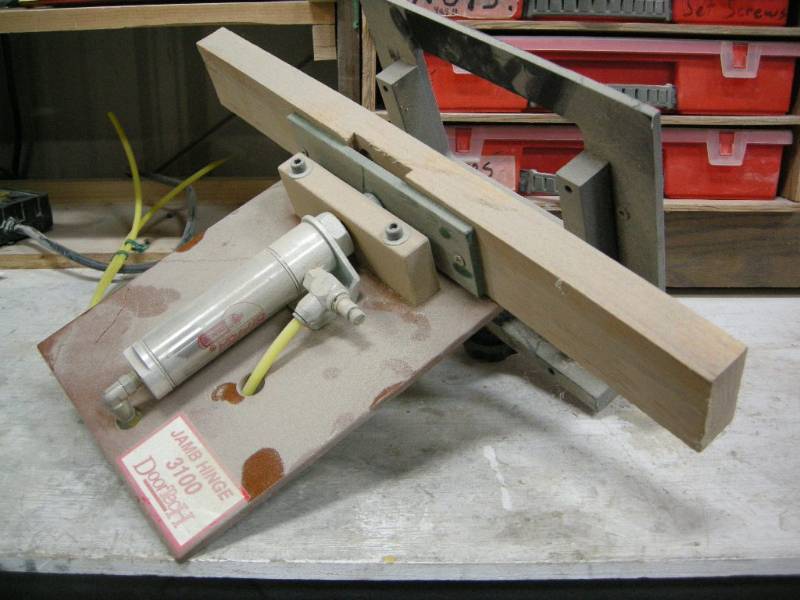 lot 44 image: Doortech 3100 Jamb Hinge Accessory