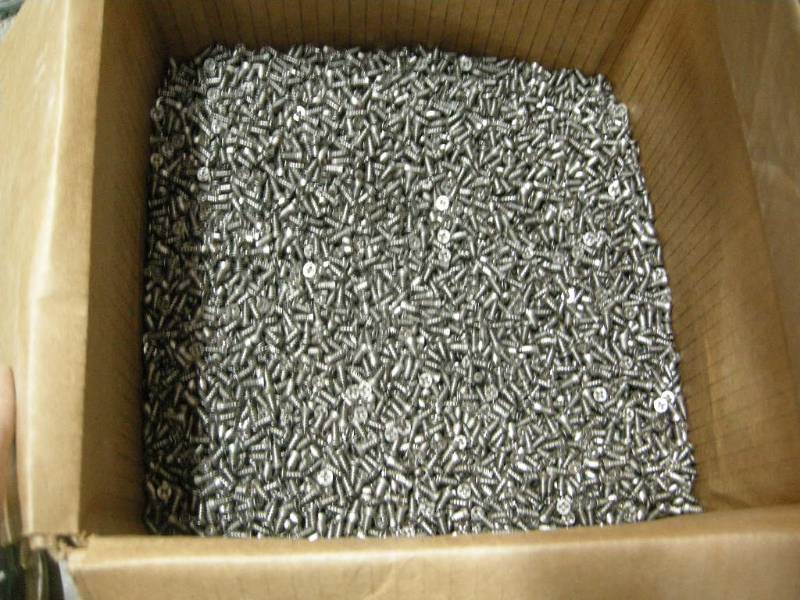 lot 45 image: Box Inswing Corner Screws