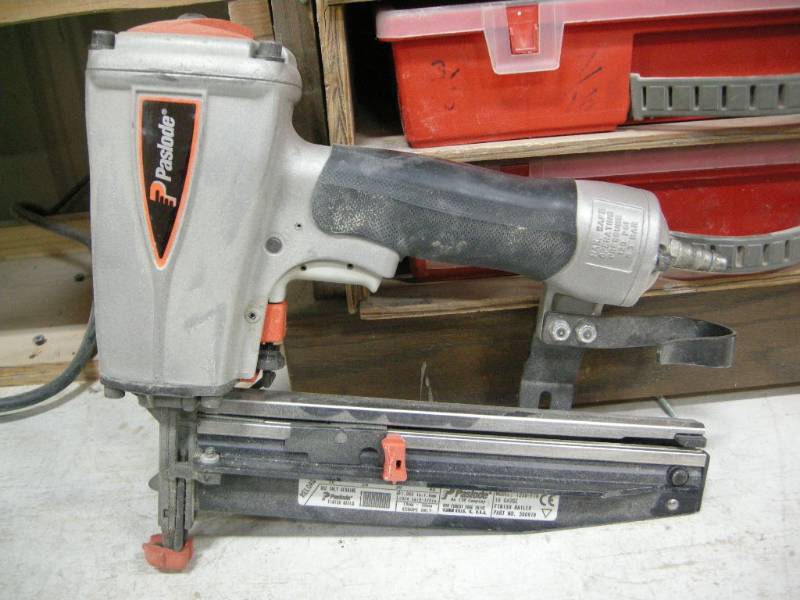 lot 54 image: Paslode 16ga Finish Nailer