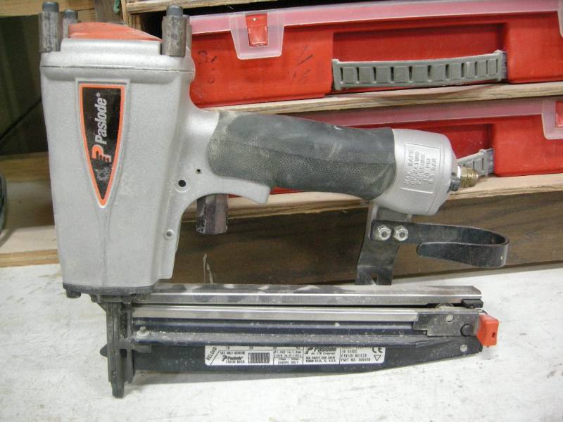 lot 55 image: Paslode 16ga Finish Nailer