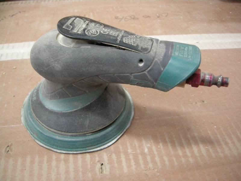 lot 68 image: Dynabrade Extreem Random Orbital Sander