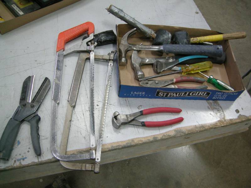 lot 90 image: Misc Hand Tools