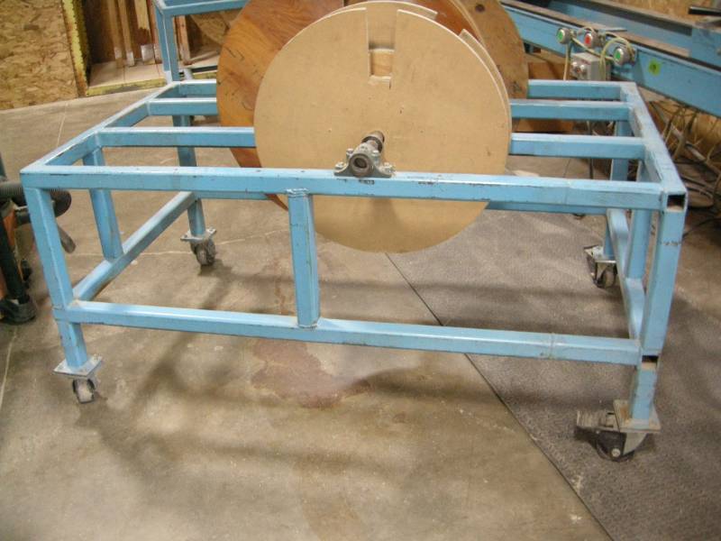 lot 123 image: Rolling Spool Cart - Heavy Duty