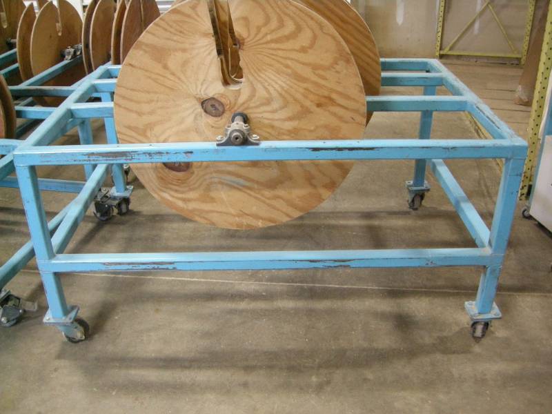 lot 124 image: Rolling Spool Cart - Heavy Duty