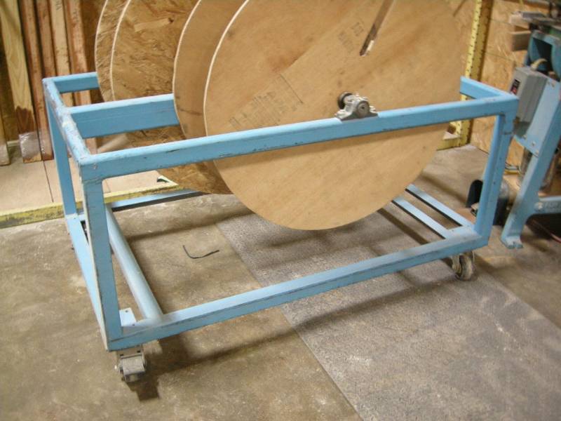 lot 125 image: Rolling Spool Cart - Heavy Duty