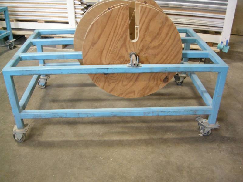 lot 128 image: Rolling Spool Cart - Heavy Duty