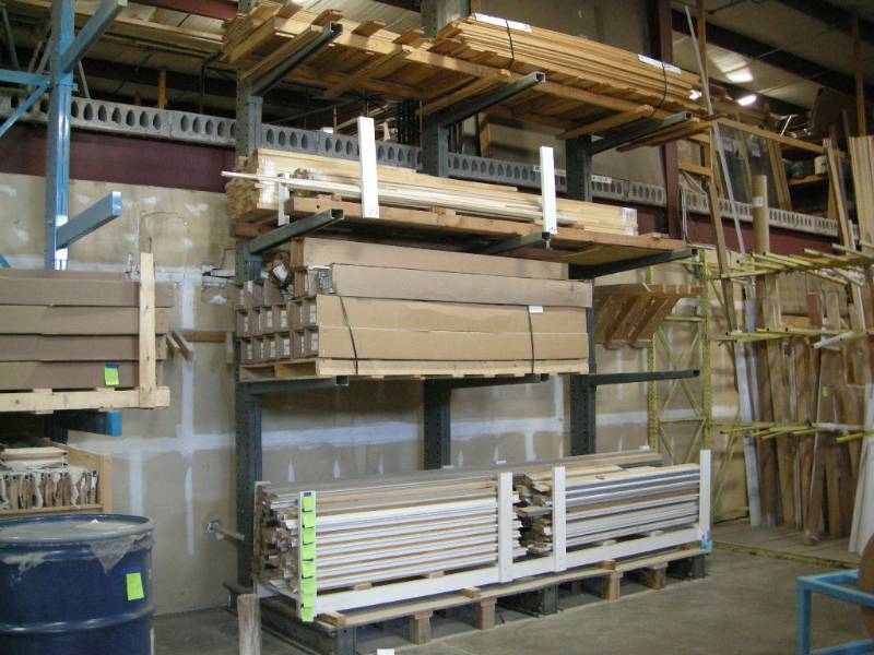 lot 134 image: Heavy Duty Cantilever Grey Pallet Racking