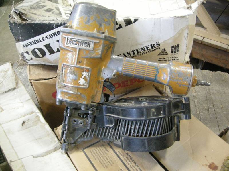 lot 153 image: 3 Boxes 3 Coil Sinkers and 1 Full Box 1-14 Roofing