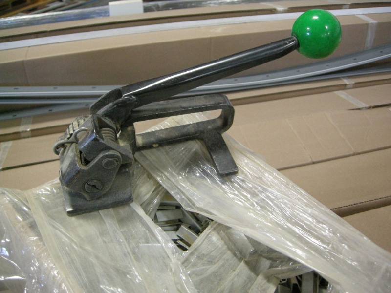 lot 169 image: BandingStrapping Ratcheting Tightener