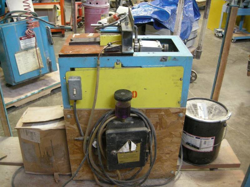 lot 185 image: Extrusion Notcher