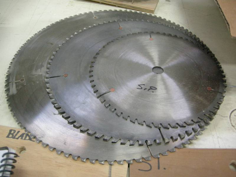 lot 222 image: 3 Misc Blades