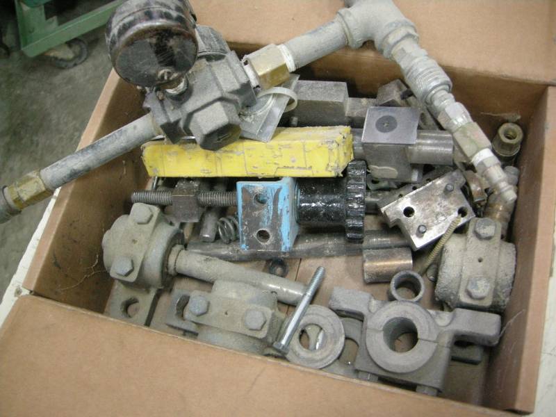 lot 223 image: Box Misc Machine Parts